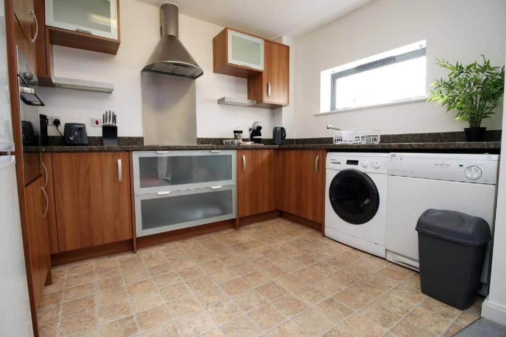 The Observatory By Mia Living 2 Bedroom Apartment Overlooking Swansea Beach With Free Parking Экстерьер фото